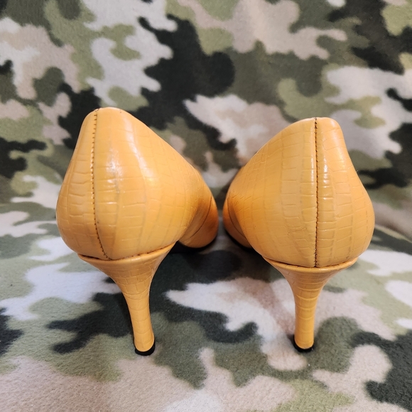 Women's Coup D'etat High Heels - Picture 4 of 12